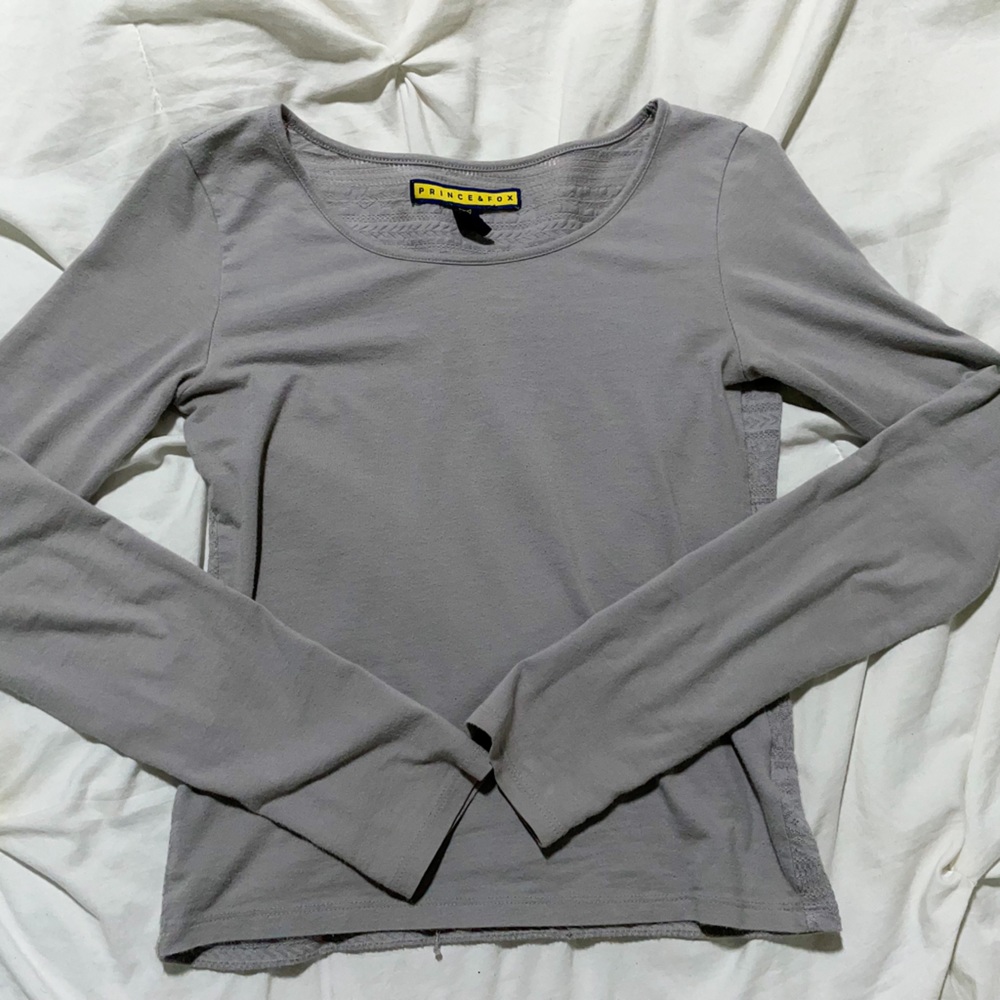 Long sleeve w/ patterned back
